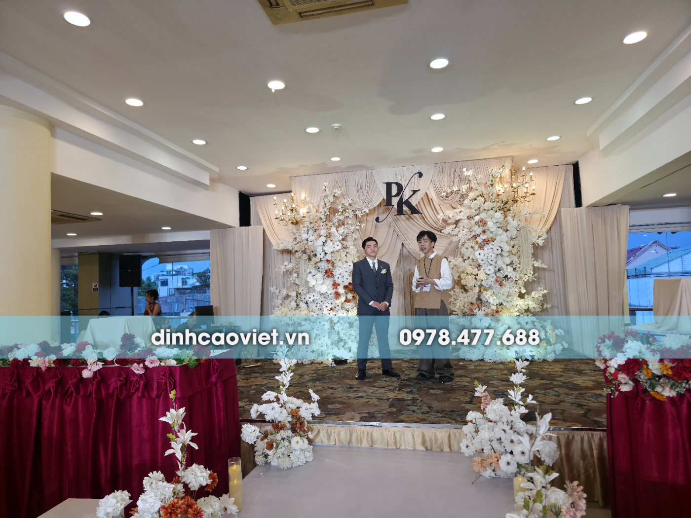 Cho Thuê Đèn Sân Khấu Phục Vụ Tiệc Cưới Tại TPHCM
